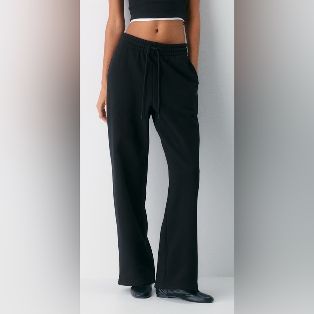 Aritzia Black TNA Wide Leg Sweatpants